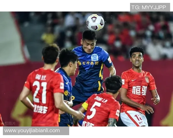 大连队迎战广东富力全力争胜展现球队实力与斗志 大连队迎战广东富力全力争胜展现球队实力与斗志