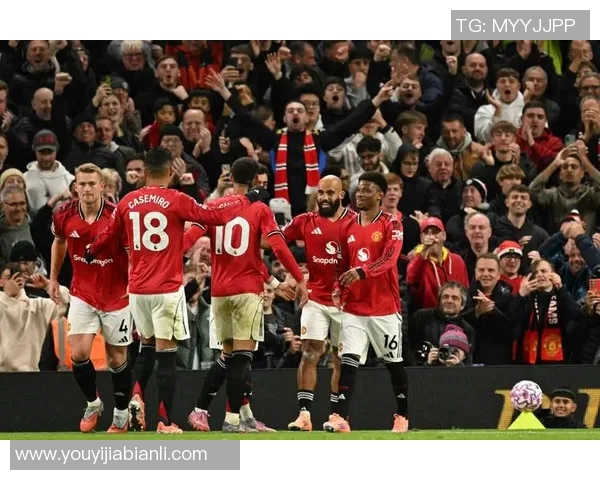 曼联战绩低迷，英超球队排名下滑至中游的背后原因探析